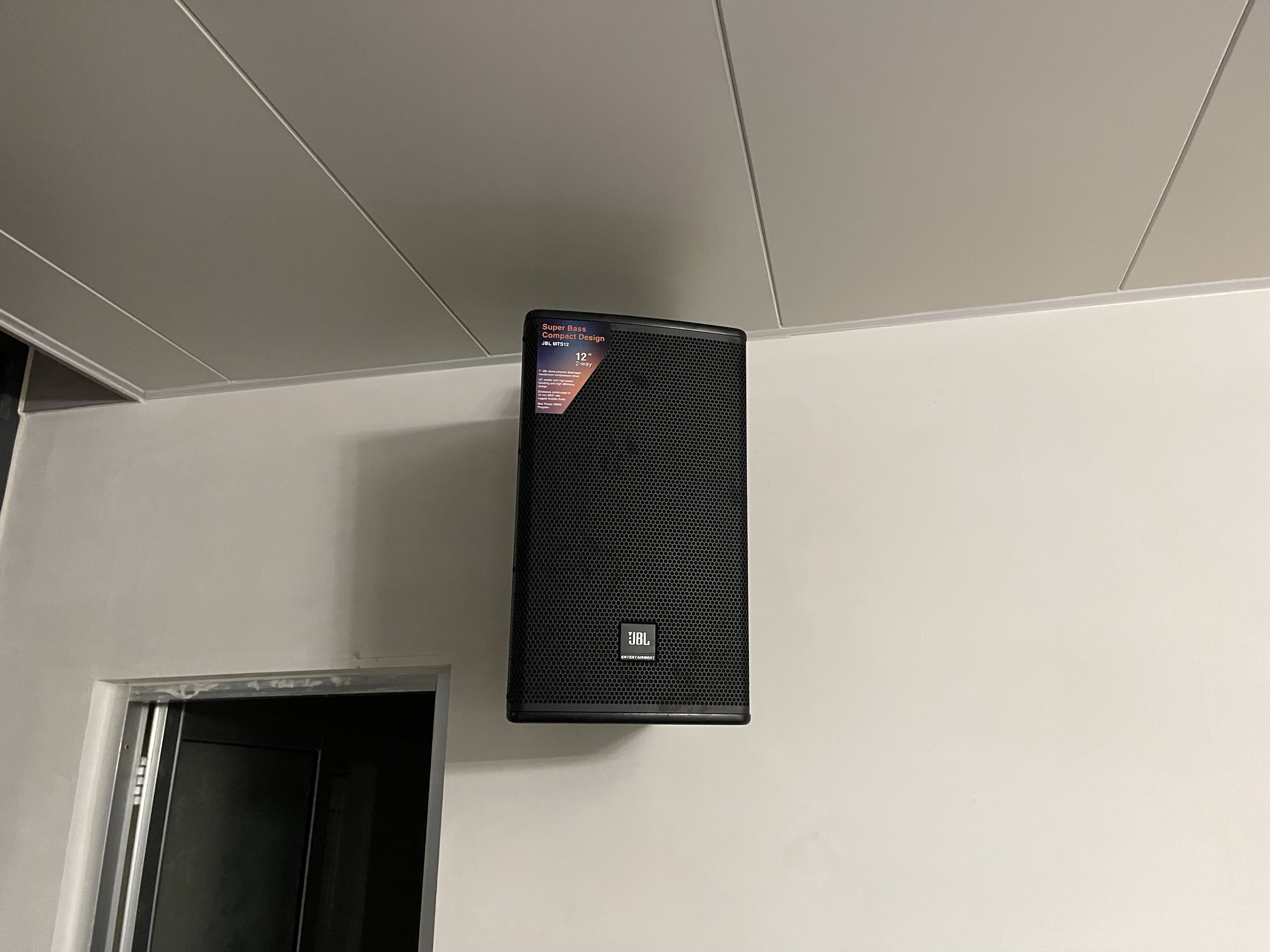 79904487-8113-4df6-8dfc-6863af347008